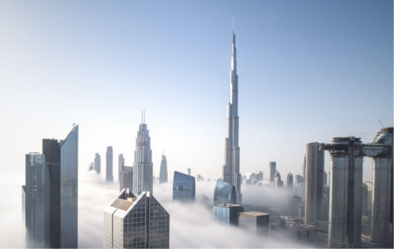 Tinggi Burj Khalifa Menapak Langit Dubai Dengan Rekor Arsitektur