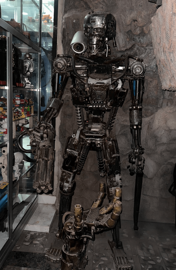 Robot yang terbuat dari limbah besi