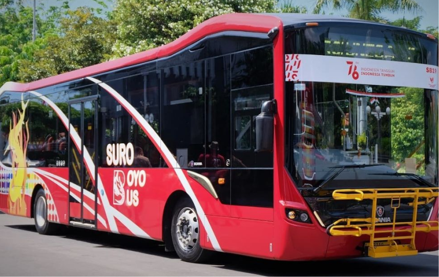 Plat besi sebagai salah satu material pembuatan transportasi Suroboyo Bus